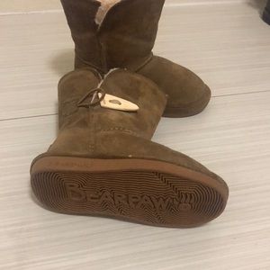 Toddler bear paw boots